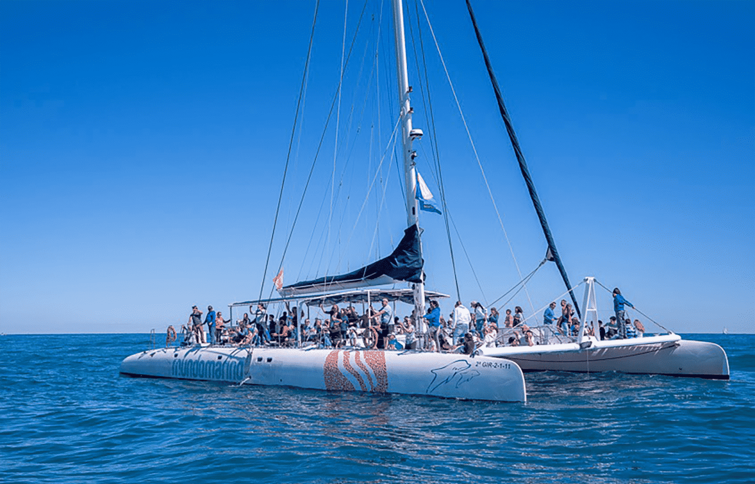 Tour En Catamaran Con Comida Alquiler Barcos Valencia Alquiler Motos De Agua Banana Y Mas 